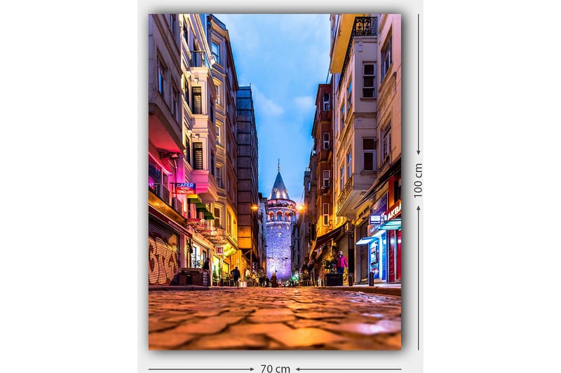 Lerretsbilde 70x100 cm - Livlig bybilde med Galatatårnet som hovedfokus i en smal gate - Blå / Oransje / Lilla - Innredning - Bilder & kunst - Lerretsbilder