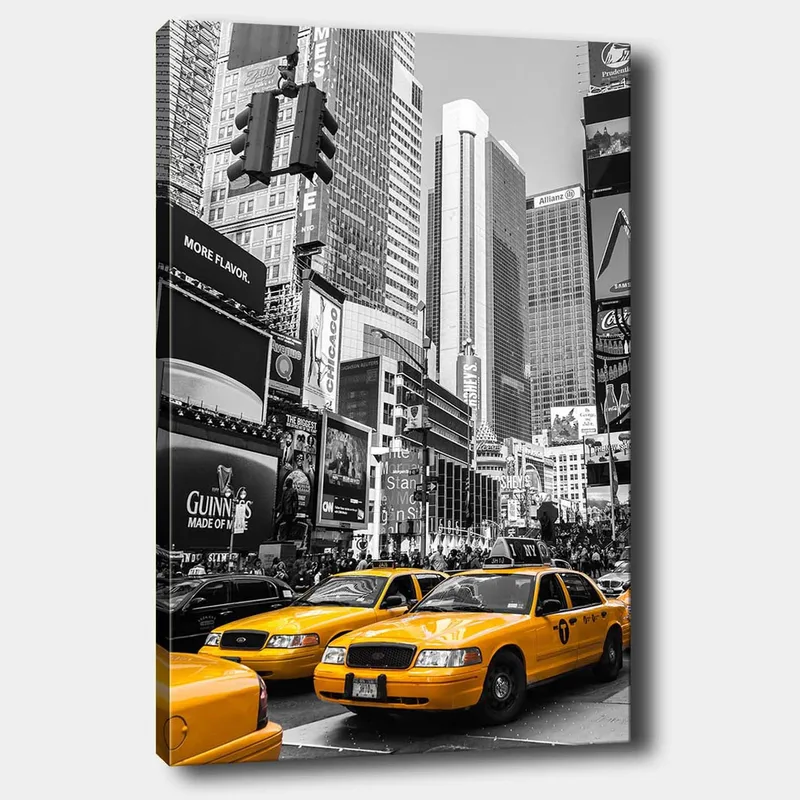 Lerretsbilde 70x100 cm - Livlig bybilde med gule drosjer som dominerer gaten i et urbant miljø, Gul / Svart