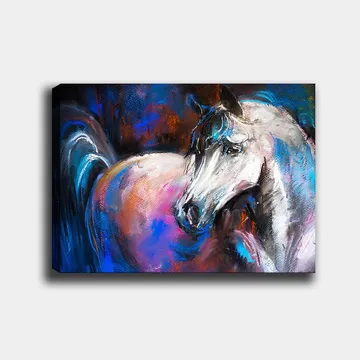 Lerretsbilde 70x100 cm - Majestetisk hvit hest med fargerike detaljer i bakgrunnen - Hvit / Blå / Rosa - Innredning - Bilder & kunst - Lerretsbilder