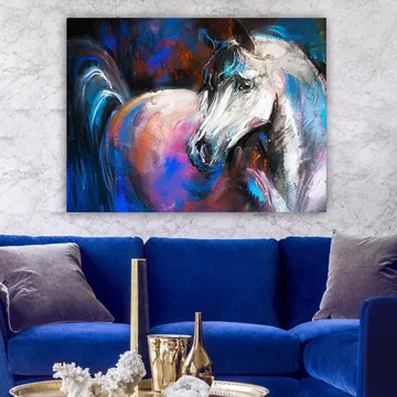 Lerretsbilde 70x100 cm - Majestetisk hvit hest med fargerike detaljer i bakgrunnen - Hvit / Blå / Rosa - Innredning - Bilder & kunst - Lerretsbilder