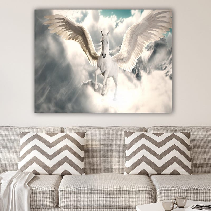 Lerretsbilde 70x100 cm - Majestetisk vinget enhjørning som svever gjennom skyene - Hvit / Lys blå / Grå - Innredning - Bilder & kunst - Lerretsbilder