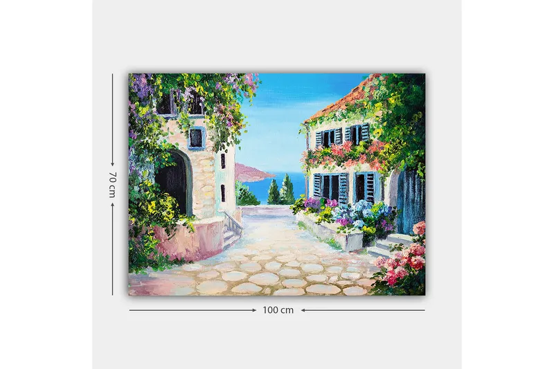 Lerretsbilde 70x100 cm - Malerisk gate med blomsterhus og havutsikt - Grønn / Rosa / Blå - Innredning - Bilder & kunst - Lerretsbilder
