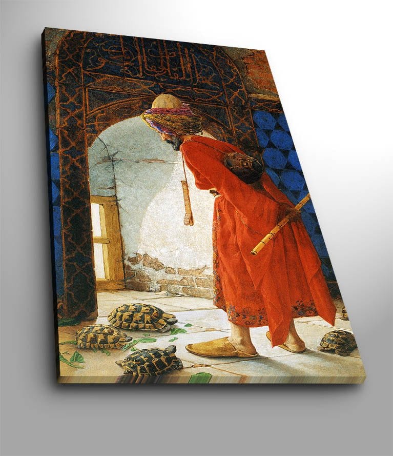 Lerretsbilde 70x100 cm - Mann i rød kappe står i en døråpning og ser på skilpadder på gulvet - Rød / Blå / Beige - Innredning - Bilder & kunst - Lerretsbilder