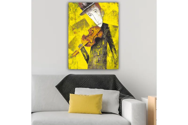 Lerretsbilde 70x100 cm - Melankolsk musiker som holder en fiolin mot en lys gul bakgrunn - Gul / Svart / Brun - Innredning - Bilder & kunst - Lerretsbilder