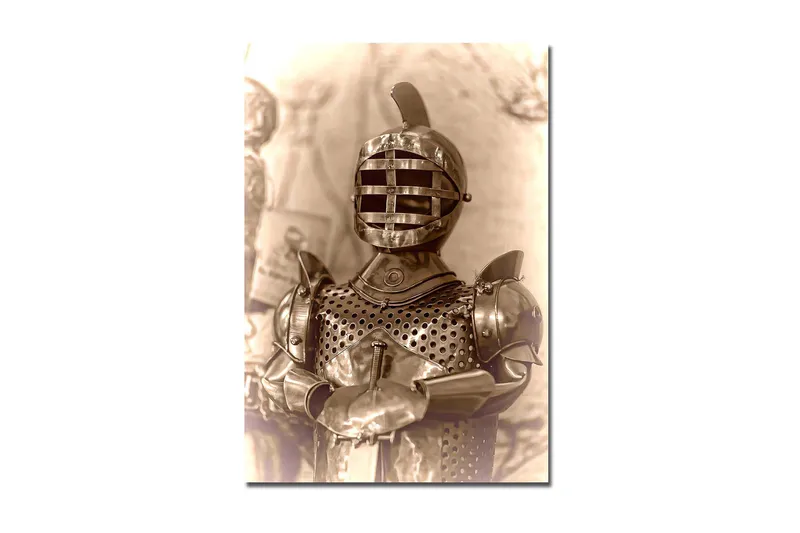 Lerretsbilde 70x100 cm - Middelalderridder i rustning med karakteristisk hjelmdesign, Sølv / Grå / Brun