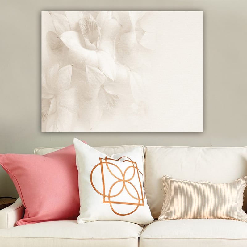 Lerretsbilde 70x100 cm - Myke blomster i subtile hvite nyanser - Hvit / Lys beige - Innredning - Bilder & kunst - Lerretsbilder