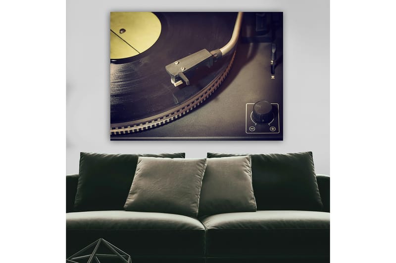 Lerretsbilde 70x100 cm - Nærbilde av en platespiller med vinylplate og tonearm - Svart / Grå / Gul - Innredning - Bilder & kunst - Lerretsbilder