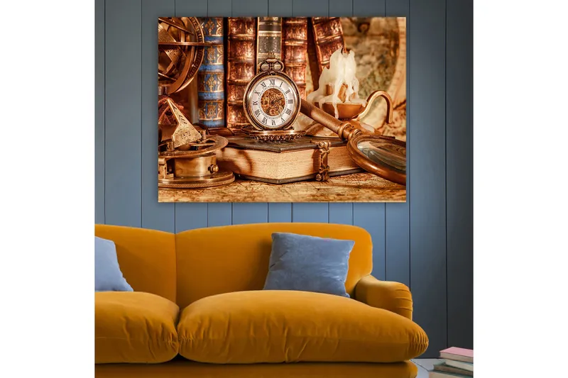 Lerretsbilde 70x100 cm - Nostalgisk samling av antikke gjenstander, inkludert lommeur, bøker og lysestake - Gull / Brun / Beige - Innredning - Bilder & kunst - Lerretsbilder