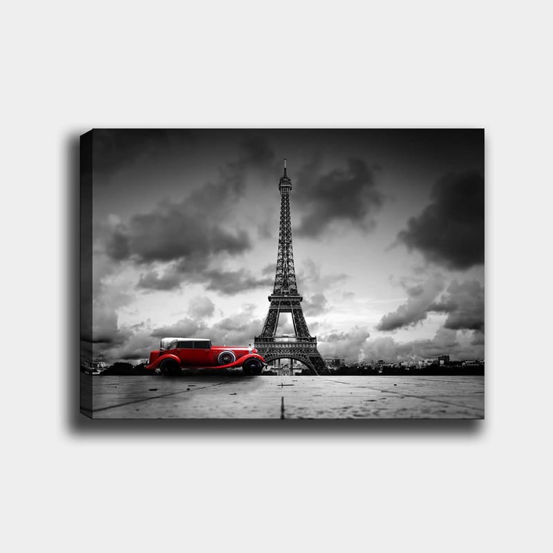 Lerretsbilde 70x100 cm - Rød veteranbil foran Eiffeltårnet i et svart-hvitt bymiljø - Rød / Svart / Hvit - Innredning - Bilder & kunst - Lerretsbilder