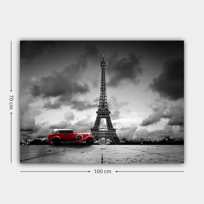 Lerretsbilde 70x100 cm - Rød veteranbil foran Eiffeltårnet i et svart-hvitt bymiljø - Rød / Svart / Hvit - Innredning - Bilder & kunst - Lerretsbilder