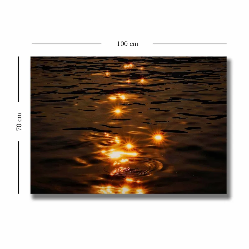 Lerretsbilde 70x100 cm - Refleksjoner av sollys på en stille vannoverflate - Gull / Mørk brun - Innredning - Bilder & kunst - Lerretsbilder