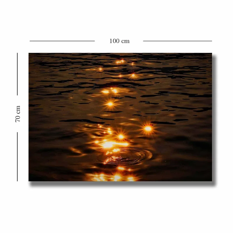 Lerretsbilde 70x100 cm - Refleksjoner av sollys på en stille vannoverflate - Gull / Mørk brun - Innredning - Bilder & kunst - Lerretsbilder