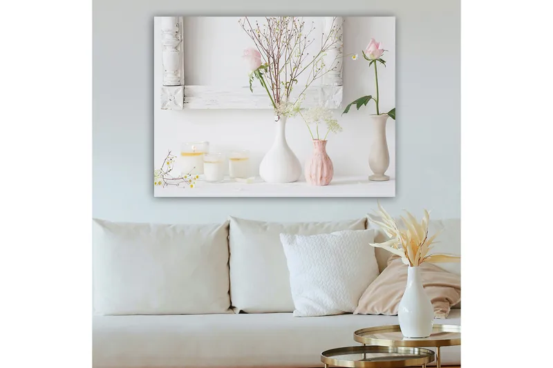 Lerretsbilde 70x100 cm - Rolig komposisjon av blomster i forskjellige vaser med en romantisk følelse - Lys rosa / Hvit / Beige - Innredning - Bilder & kunst - Lerretsbilder