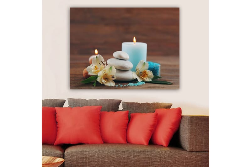Lerretsbilde 70x100 cm - Rolig komposisjon av steiner, blomster og stearinlys som skaper en avslappende atmosfære - Lys blå / Hvit / Grønn - Innredning - Bilder & kunst - Lerretsbilder