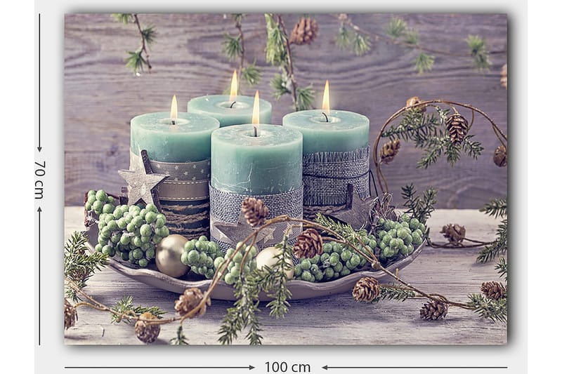 Lerretsbilde 70x100 cm - Rolig samling av fire lys omgitt av grøntområder og dekorasjoner - Grønn / Lys blå / Brun - Innredning - Bilder & kunst - Lerretsbilder