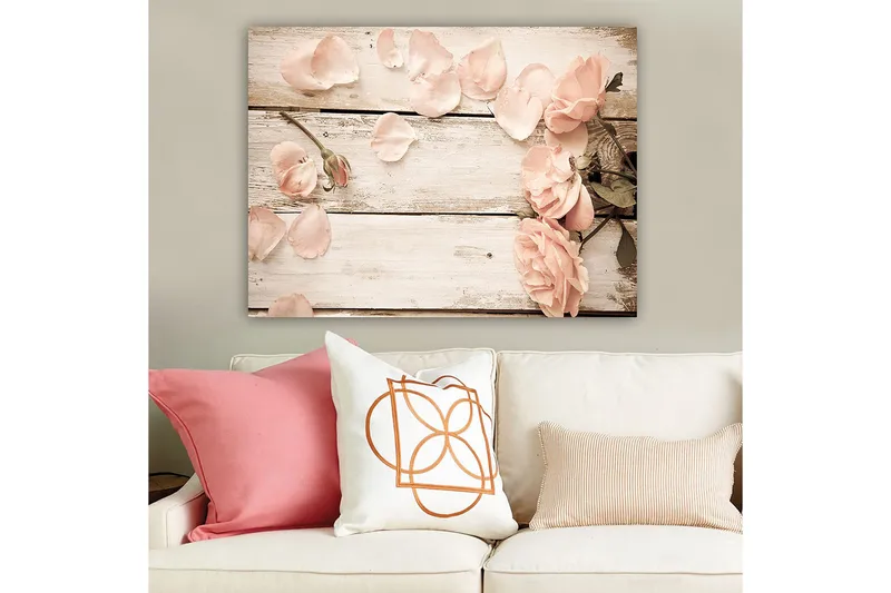 Lerretsbilde 70x100 cm - Romantisk komposisjon av roser og roseblader på en treflate - Lys rosa / Grønn - Innredning - Bilder & kunst - Lerretsbilder