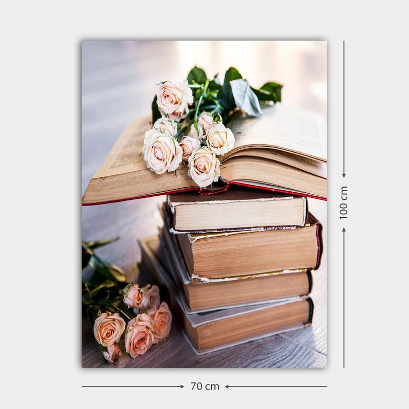 Lerretsbilde 70x100 cm - Rosebukett ligger på en bunke med bøker - Lys rosa / Beige / Brun - Innredning - Bilder & kunst - Lerretsbilder