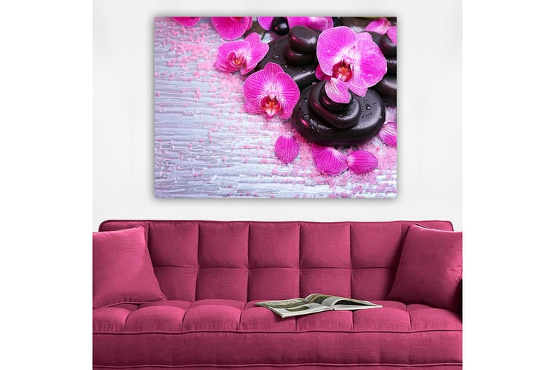 Lerretsbilde 70x100 cm - Samling av lilla orkideer og svarte steiner på en lys bakgrunn - Lilla / Svart - Innredning - Bilder & kunst - Lerretsbilder