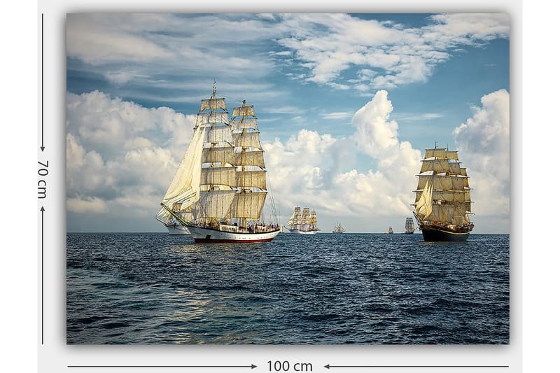 Lerretsbilde 70x100 cm - Seilbåter som navigerer på åpent hav under klar himmel - Blå / Hvit / Beige - Innredning - Bilder & kunst - Lerretsbilder