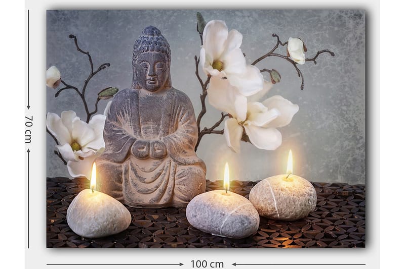 Lerretsbilde 70x100 cm - Sittende Buddha omgitt av blomster og steiner med tente lys - Grå / Hvit / Beige - Innredning - Bilder & kunst - Lerretsbilder