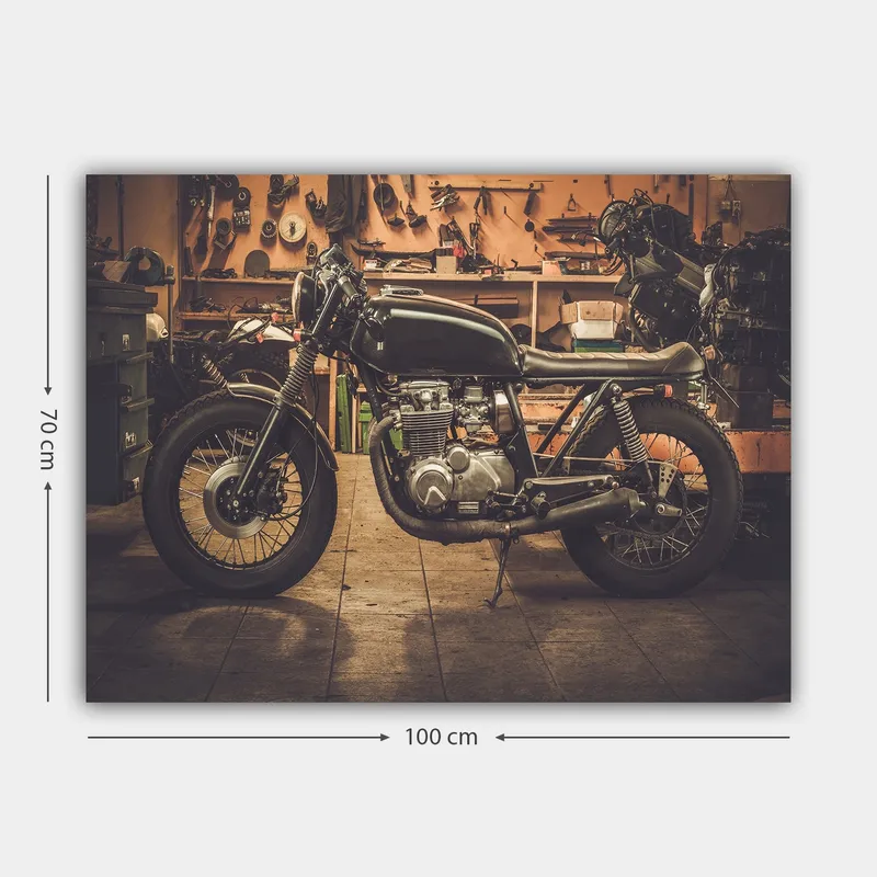 Lerretsbilde 70x100 cm - Stilig motorsykkel i verkstedmiljø - Svart / Grå / Sølv - Innredning - Bilder & kunst - Lerretsbilder