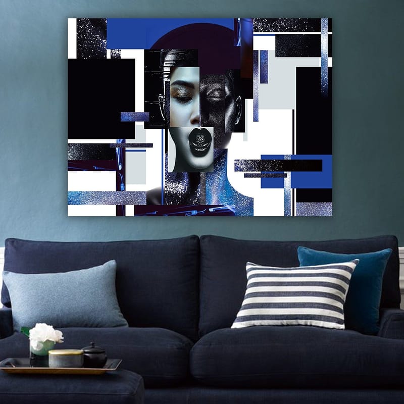 Lerretsbilde 70x100 cm - Stilisert ansiktsbilde med geometriske former og kontrastfarger som skaper en moderne og futuristisk følelse - Mørk blå / Svart / Hvit - Innredning - Bilder & kunst - Lerretsbilder