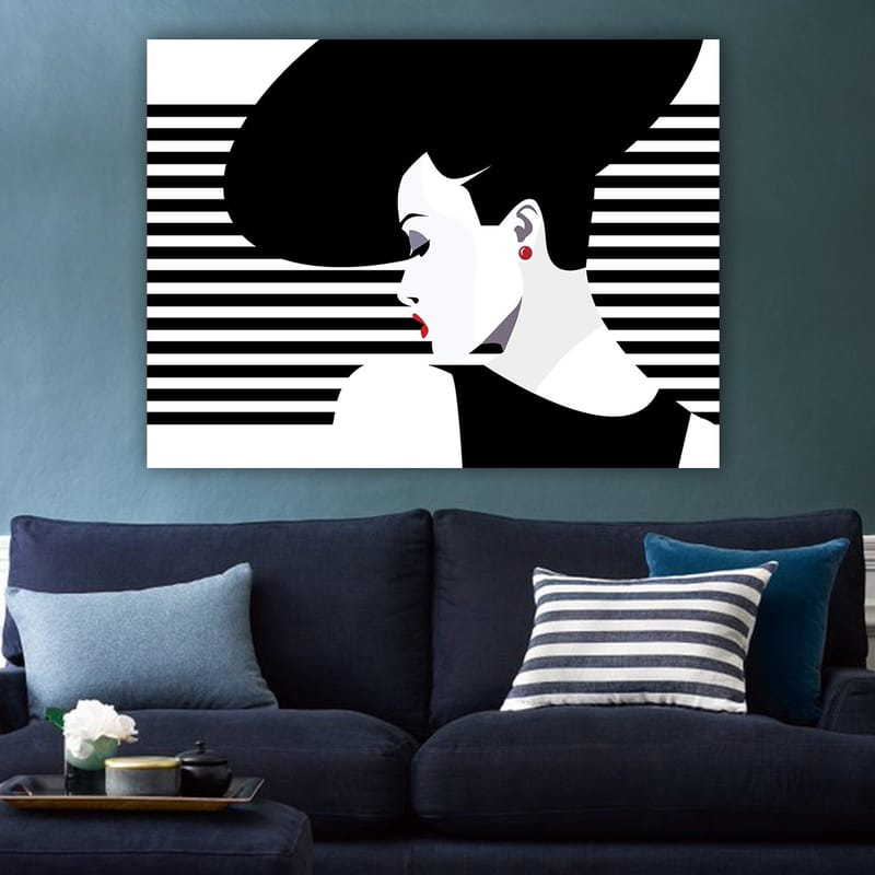 Lerretsbilde 70x100 cm - Stilisert kvinne med stor frisyre i profil, omgitt av svarte og hvite striper - Svart / Hvit / Rød - Innredning - Bilder & kunst - Lerretsbilder