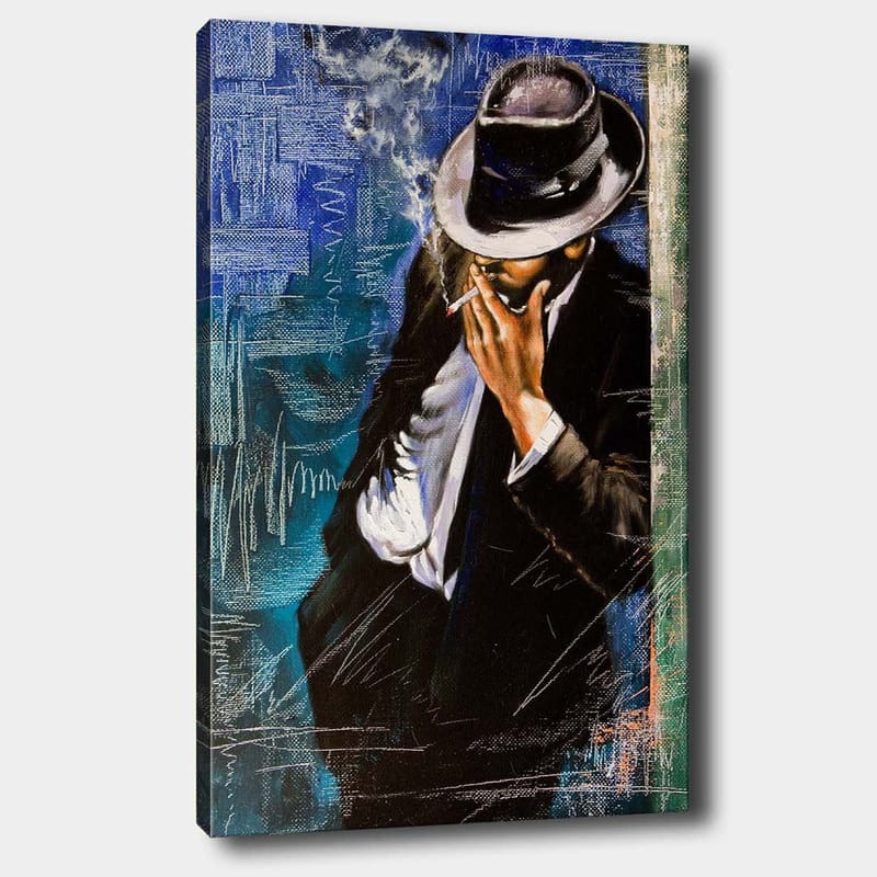 Lerretsbilde 70x100 cm - Stilisert mann i dress som røyker en sigarett, med en følelse av mystikk og eleganse, Mørk blå / Svart / Hvit