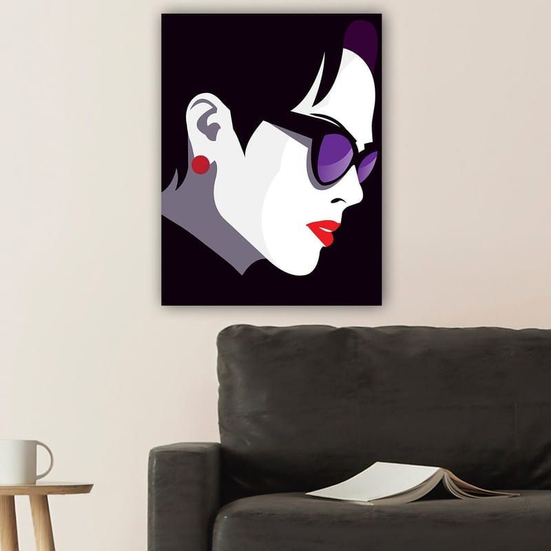 Lerretsbilde 70x100 cm - Stilisert profil av en kvinne med solbriller og rød leppestift - Svart / Hvit / Lilla - Innredning - Bilder & kunst - Lerretsbilder