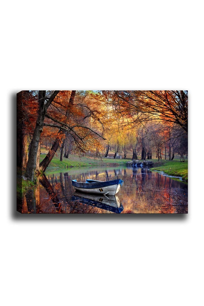 Lerretsbilde 70x100 cm - Stille båt på en speilblank innsjø omgitt av høstfarger, Oransje / Blå / Grønn