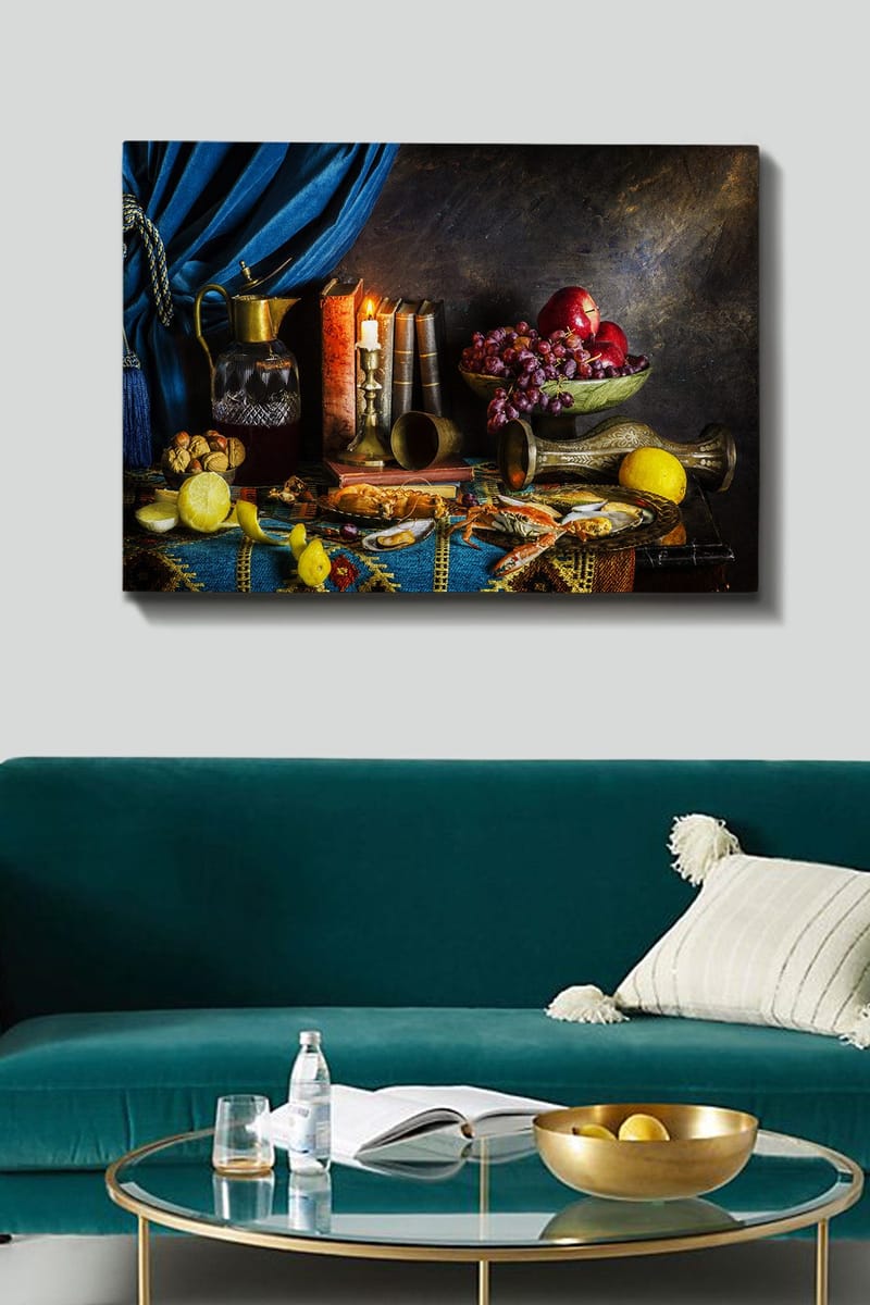 Lerretsbilde 70x100 cm - Stilleben med frukt, bøker og en mugge, som skaper en rik og innbydende atmosfære, Mørk blå / Rød / Grønn