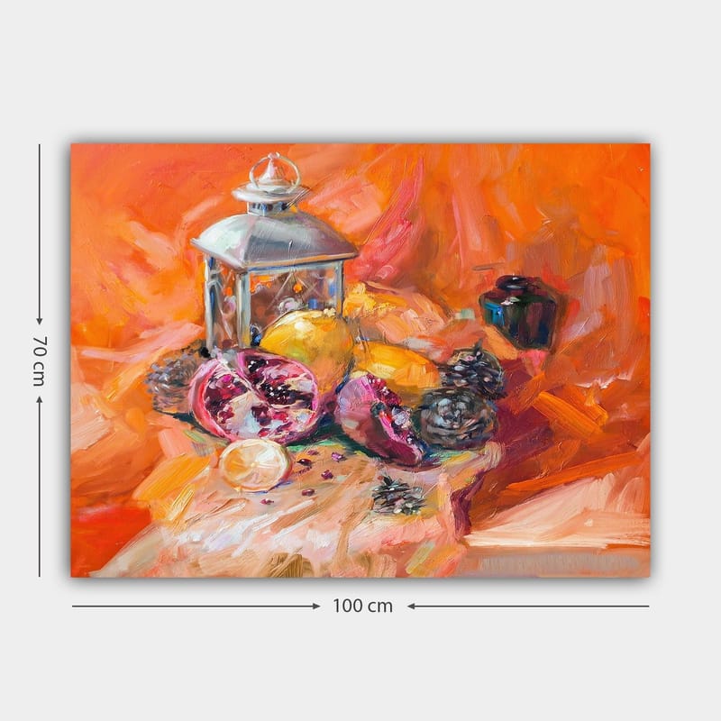 Lerretsbilde 70x100 cm - Stilleben med frukt og en lykt i varme farger - Oransje / Rød / Gul - Innredning - Bilder & kunst - Lerretsbilder