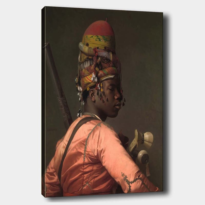 Lerretsbilde 70x100 cm - Stolt mann i tradisjonelle klær med fargerikt hodeplagg og et våpen i hånden - Rosa / Grønn / Svart - Innredning - Bilder & kunst - Lerretsbilder