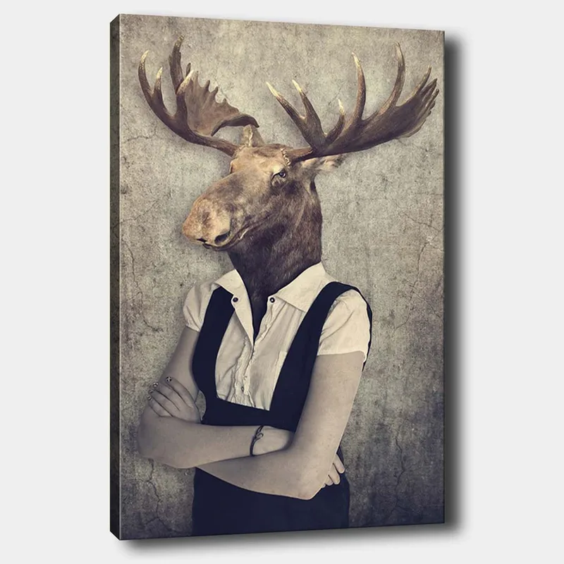 Lerretsbilde 70x100 cm - Surrealistisk komposisjon med en person med et elghode, kledd i hvit skjorte og svart kjeledress - Brun / Hvit / Svart - Innredning - Bilder & kunst - Lerretsbilder