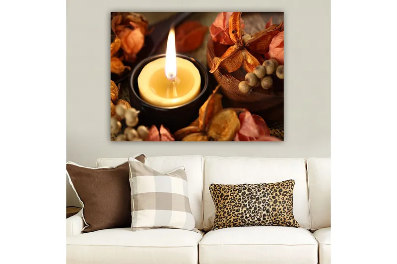 Lerretsbilde 70x100 cm - Tent lyslykt omgitt av tørkede blomster og frø - Gul / Oransje / Brun - Innredning - Bilder & kunst - Lerretsbilder