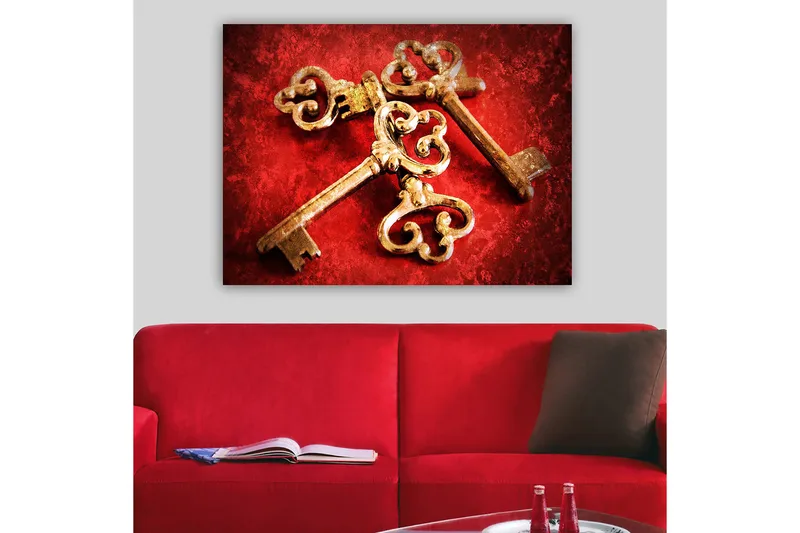 Lerretsbilde 70x100 cm - To antikke nøkler med dekorative detaljer på rød bakgrunn - Gull / Rød - Innredning - Bilder & kunst - Lerretsbilder