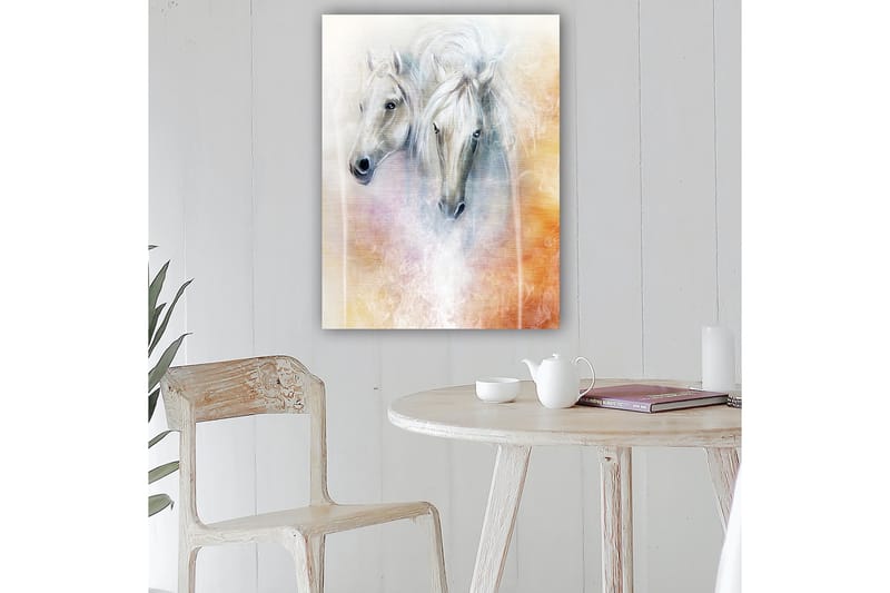 Lerretsbilde 70x100 cm - To elegante hester som fremstår i en myk og drømmeaktig komposisjon - Hvit / Lys grå / Oransje - Innredning - Bilder & kunst - Lerretsbilder