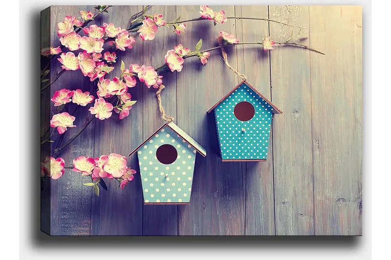 Lerretsbilde 70x100 cm - To fuglehus hengende på en gren med blomster i bakgrunnen - Rosa / Turkis - Innredning - Bilder & kunst - Lerretsbilder