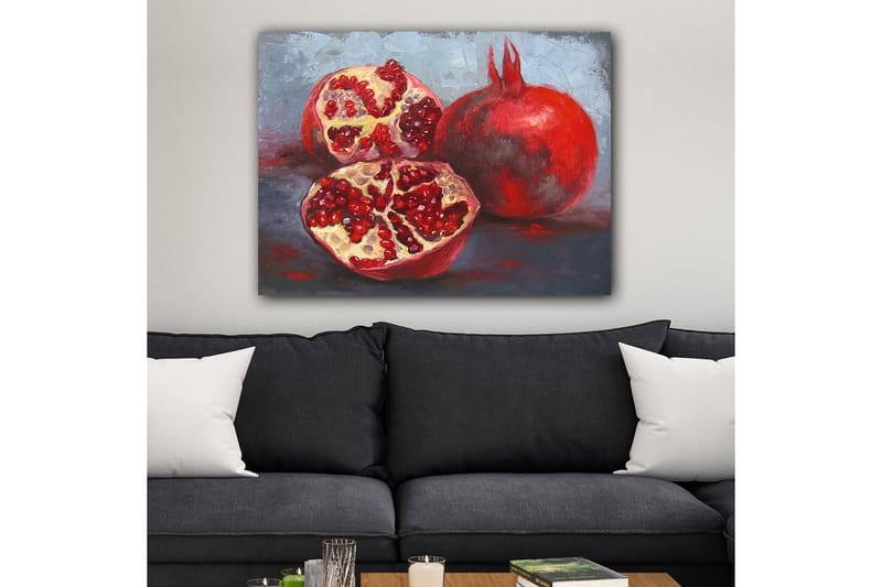 Lerretsbilde 70x100 cm - To granatepler, ett helt og ett delt, som viser de saftige frøene sine - Rød / Beige - Innredning - Bilder & kunst - Lerretsbilder