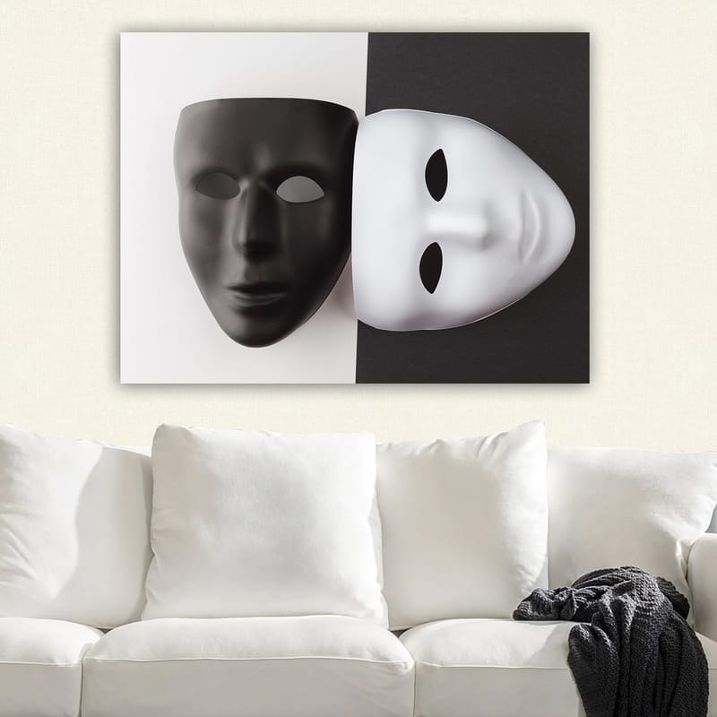 Lerretsbilde 70x100 cm - To masker, en svart og en hvit, som symboliserer kontrasterende følelser eller identiteter - Svart / Hvit - Innredning - Bilder & kunst - Lerretsbilder