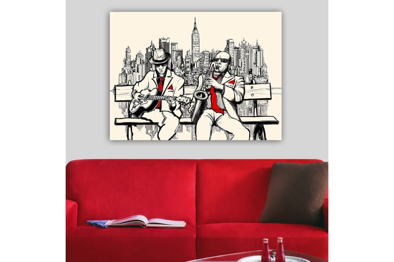 Lerretsbilde 70x100 cm - To musikere på en benk med New York som silhuett - Beige / Svart / Rød - Innredning - Bilder & kunst - Lerretsbilder