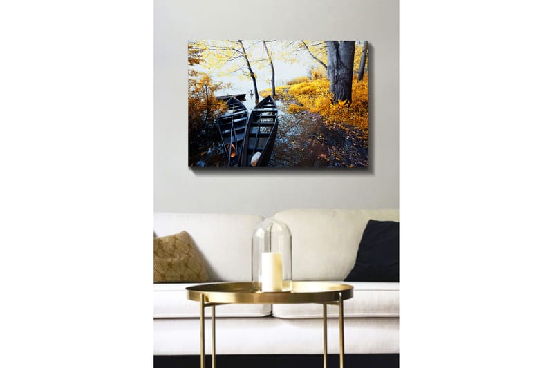 Lerretsbilde 70x100 cm - To svarte båter ved et gyllent høstlandskap med trær og refleksjon i vannet - Svart / Gyllen / Blå - Innredning - Bilder & kunst - Lerretsbilder