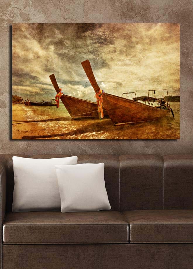 Lerretsbilde 70x100 cm - To tradisjonelle thailandske båter på stranden - Brun / Beige / Oransje - Innredning - Bilder & kunst - Lerretsbilder