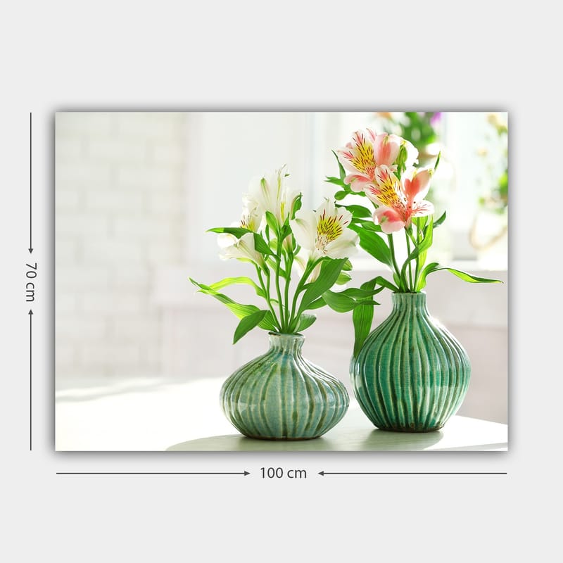 Lerretsbilde 70x100 cm - To vaser med blomster i et lyst og friskt miljø - Grønn / Hvit / Rosa - Innredning - Bilder & kunst - Lerretsbilder