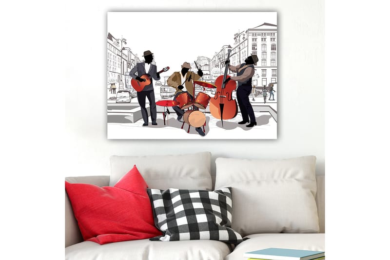 Lerretsbilde 70x100 cm - Tre musikere som spiller på gaten, med fokus på gitar, trommer og kontrabass - Rød / Svart / Beige - Innredning - Bilder & kunst - Lerretsbilder
