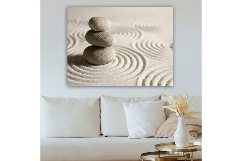 Lerretsbilde 70x100 cm - Tre stablede steiner på en sandoverflate med bølgete mønstre - Grå / Beige - Innredning - Bilder & kunst - Lerretsbilder