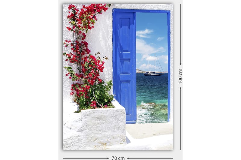 Lerretsbilde 70x100 cm - Vakker blå dør omgitt av blomster i rødt som fører ut til havutsikt - Blå / Rød / Grønn - Innredning - Bilder & kunst - Lerretsbilder