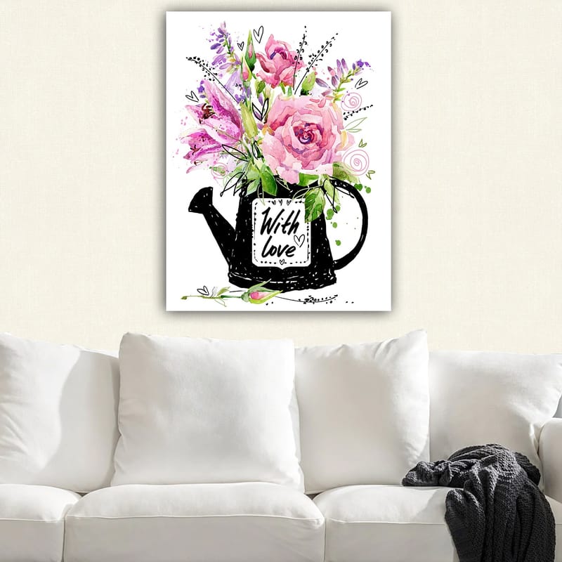 Lerretsbilde 70x100 cm - Vakker blomsterbukett i en svart vannkanne med teksten With love - Rosa / Grønn / Lilla - Innredning - Bilder & kunst - Lerretsbilder