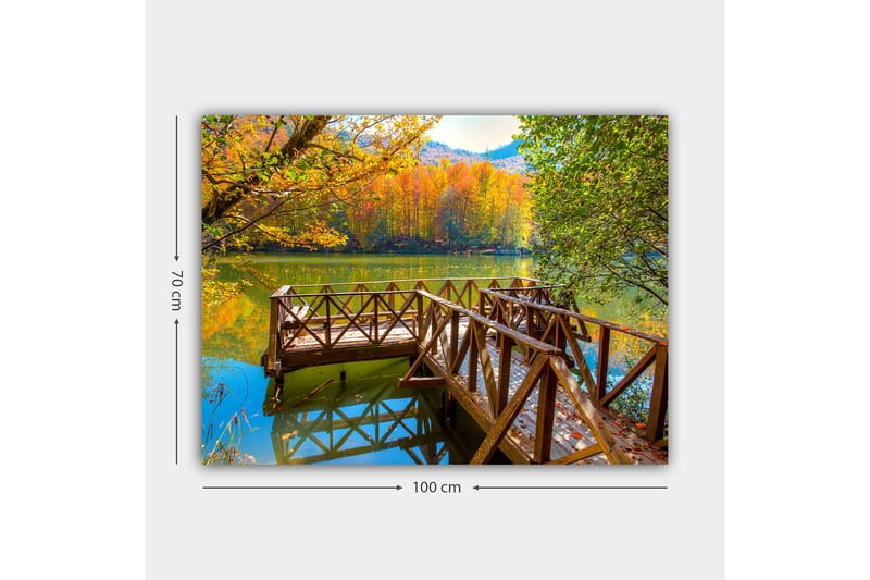 Lerretsbilde 70x100 cm - Vakker brygge ved en speilblank innsjø omgitt av høstfargede trær - Gull / Grønn / Brun - Innredning - Bilder & kunst - Lerretsbilder