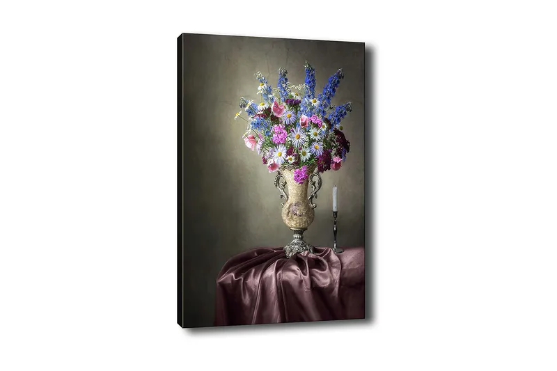 Lerretsbilde 70x100 cm - Vakker bukett med fargerike blomster i en elegant vase, Lilla / Rosa / Blå